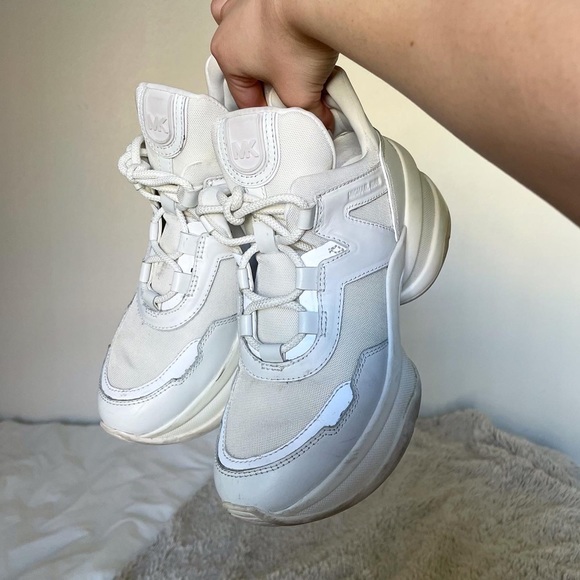 ⚡️ SOLD ⚡️ Michael Kors Olympia Trainers - Picture 1 of 8